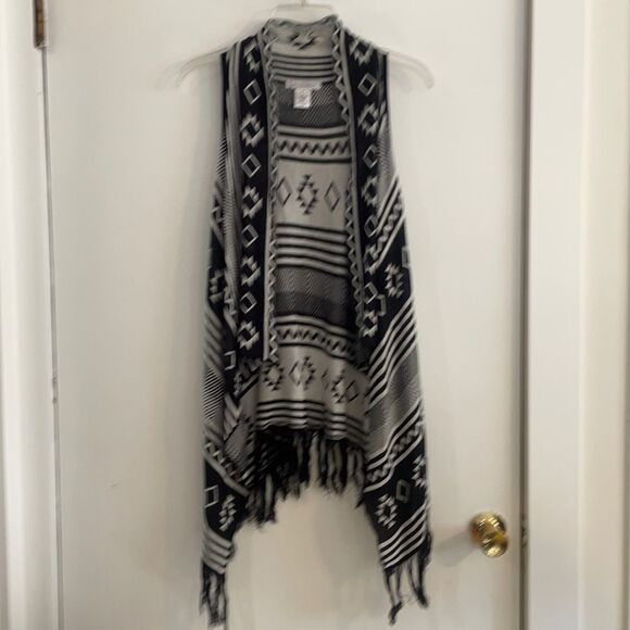 Hera  Collection  Women’s Size S/M Fringe Cardigan Vest poncho - Picture 1 of 9